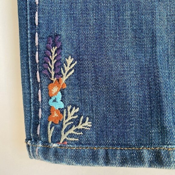 Joe's VNTG Series 197 Boot Cut Factory Destroyed - Picture 4 of 10